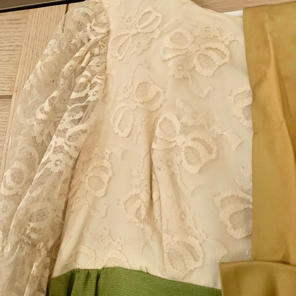 Vintage Green Maxi Dress with Satin Bow Belt 1970s Cream Lace Formal Dress - Picture 3 of 11
